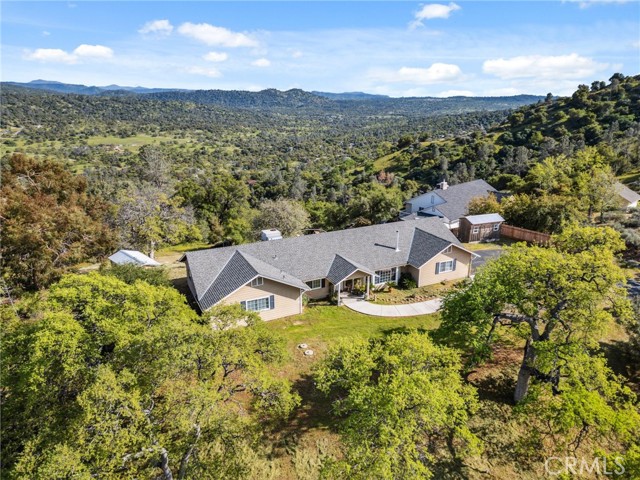 Detail Gallery Image 4 of 55 For 31021 Blue Heron, Coarsegold,  CA 93614 - 4 Beds | 3 Baths