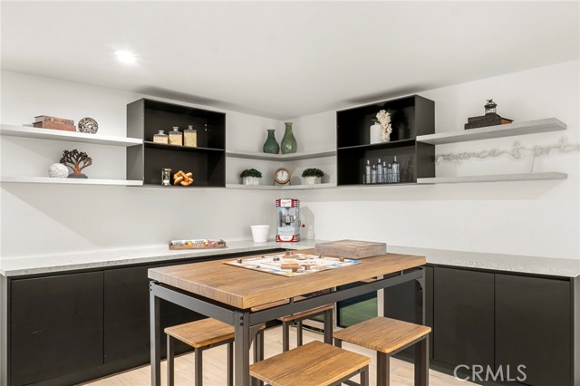 5265 Del Moreno Drive, Woodland Hills CA: https://media.crmls.org/medias/b0f48cbb-fbd8-428a-914e-5922ab34f143.jpg