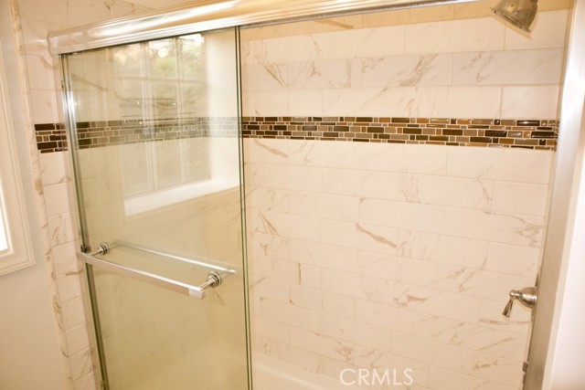 Detail Gallery Image 12 of 23 For 422 Avenue E, Redondo Beach,  CA 90277 - 4 Beds | 2 Baths