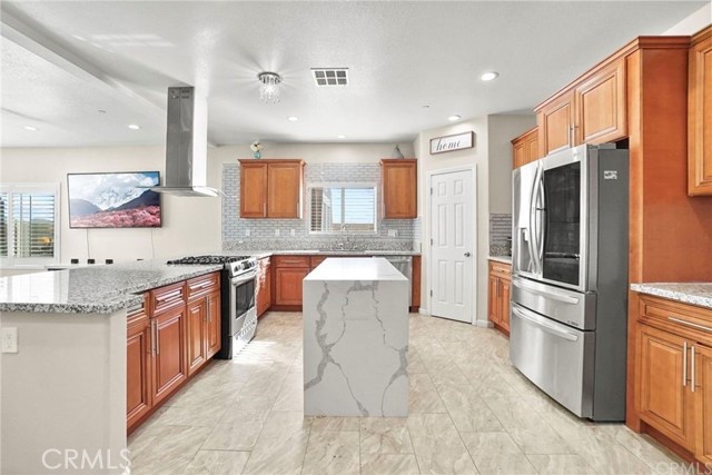 5491 N Pinnacle Lane, San Bernardino CA: https://media.crmls.org/medias/b0f5fe53-02bc-4606-848e-620ab6bbc493.jpg