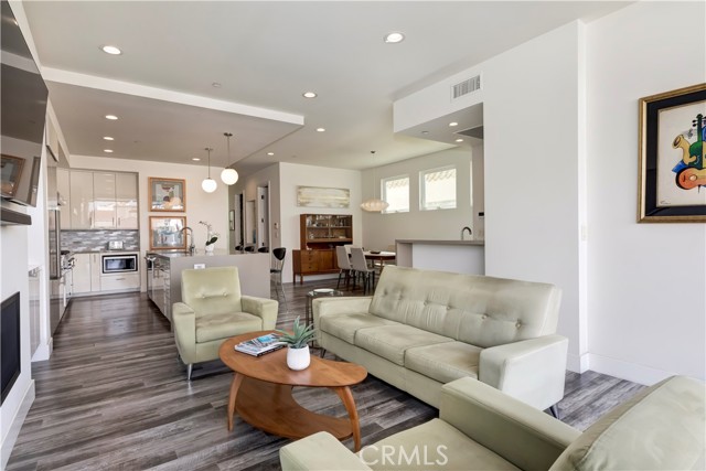 Detail Gallery Image 12 of 47 For 48 57th Pl, Long Beach,  CA 90803 - 5 Beds | 3/1 Baths