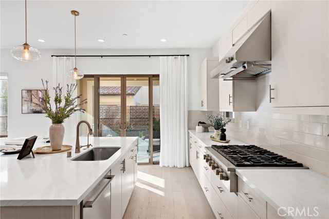 Detail Gallery Image 12 of 31 For 215 Sutters Mill, Irvine,  CA 92602 - 4 Beds | 4/1 Baths