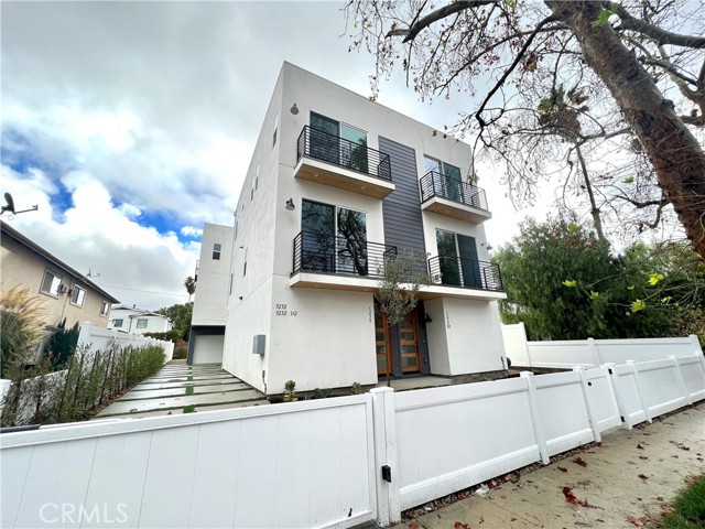 5232 Tilden Avenue photo 1
