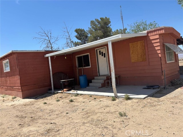 11690 Camp Rock Rd, Lucerne Valley CA: https://media.crmls.org/medias/b0f9ac45-3003-43bf-b92d-f9555db7a5b8.jpg