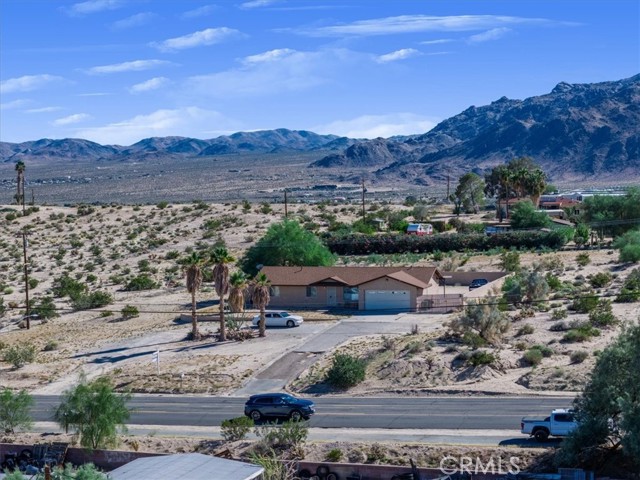 73255 Two Mile Road, 29 Palms CA: https://media.crmls.org/medias/b0f9cae2-cff4-4059-8dc8-3adcbbdfa682.jpg