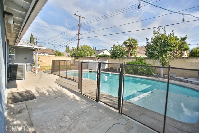 Detail Gallery Image 6 of 24 For 1232 E Vanowen Ave, Orange,  CA 92867 - 3 Beds | 2 Baths