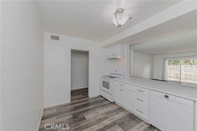 Detail Gallery Image 13 of 26 For 1349 Shadow Ln #115,  Fullerton,  CA 92831 - 2 Beds | 2 Baths