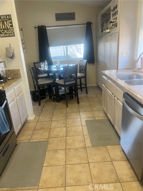 2519 E Lingard Street, Lancaster CA: https://media.crmls.org/medias/b0fc5dd5-42d7-4c48-b110-8cc34fcdc444.jpg