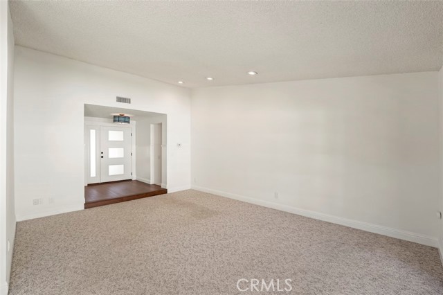 Detail Gallery Image 5 of 36 For 6553 Smoke Tree Ave, Oak Park,  CA 91377 - 3 Beds | 2 Baths