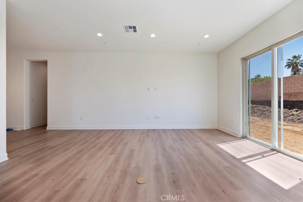 MLS #OC25093156 image #9