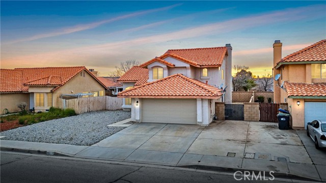 Detail Gallery Image 1 of 1 For 43857 5th St, Lancaster,  CA 93535 - 4 Beds | 3 Baths
