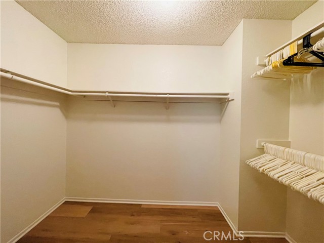 10201 Mason Avenue, Chatsworth CA: https://media.crmls.org/medias/b0feb3f5-d53f-4c61-830c-e9a9c84d7a86.jpg