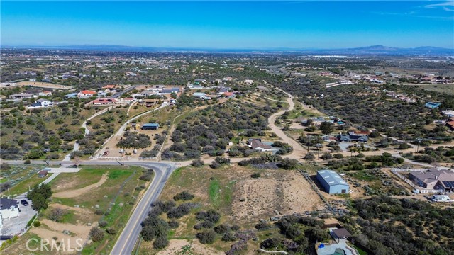 Detail Gallery Image 8 of 15 For 10735 Ranchero Rd, Oak Hills,  CA 92344 - – Beds | – Baths