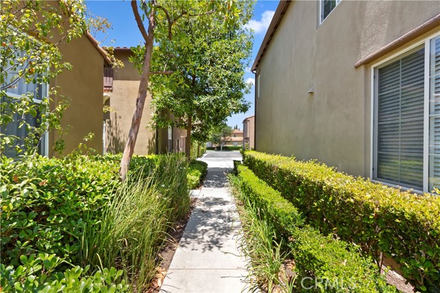 57 Alevera Street, Irvine CA: https://media.crmls.org/medias/b1001282-2d05-4ad9-9aa6-45155d8a28c5.jpg