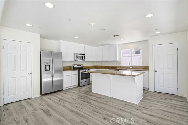 Detail Gallery Image 5 of 20 For 35115 Fennel, Lake Elsinore,  CA 92532 - 4 Beds | 3 Baths