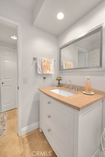 13563 Meadow Crest Drive, Chino Hills CA: https://media.crmls.org/medias/b1007013-fd09-4cee-ae22-7ca3851d963d.jpg