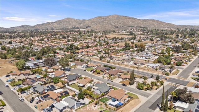 11449 Morning Star Lane, Moreno Valley CA: https://media.crmls.org/medias/b10084ea-b5be-4fe7-a9a1-410915684142.jpg