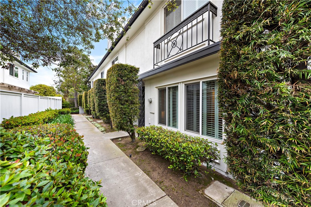 1067 Dover Dr