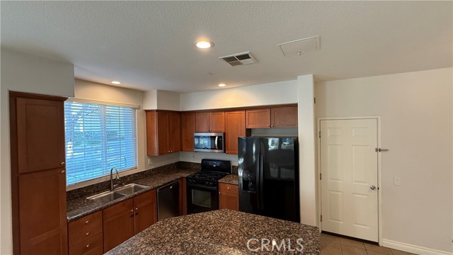 Image 8 of 47 For 31 Quartz Lane