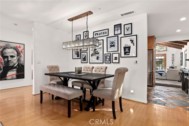 Detail Gallery Image 16 of 35 For 22900 Hatteras Ave, Woodland Hills,  CA 91367 - 3 Beds | 2/1 Baths