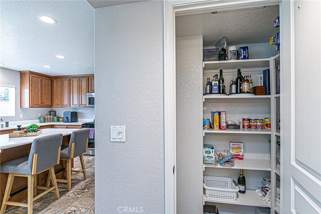 https://media.crmls.org/medias/b1039287-6330-4adf-ba13-43239f7e7301.jpg?preset=X-Large