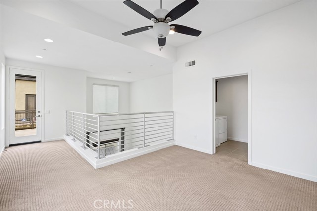 Image 4 of 26 For 555 Rockefeller