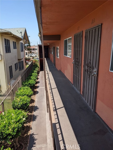 Detail Gallery Image 10 of 10 For 1708 Pine Ave #11,  Long Beach,  CA 90813 - 1 Beds | 1 Baths