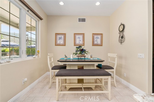 1033 Kimbark Avenue, San Bernardino CA: https://media.crmls.org/medias/b10445a0-c8e1-48e4-b4a6-e93e849c63a7.jpg