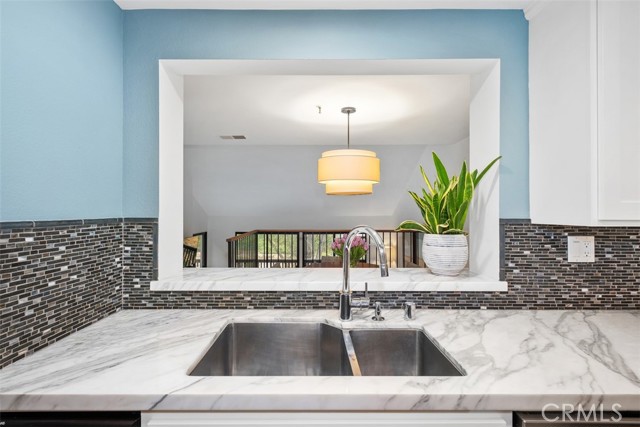 7 Canyon Island Drive, Newport Beach CA: https://media.crmls.org/medias/b10495b4-2db8-4d0a-a610-3de740c96b00.jpg