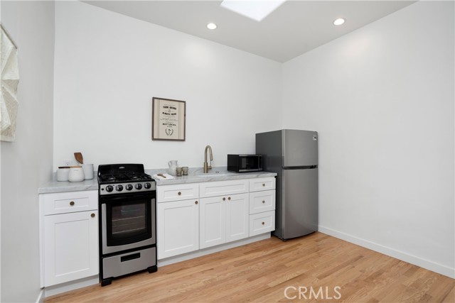 1247 Journeys End Drive, La Canada Flintridge CA: https://media.crmls.org/medias/b104a2c9-b412-4e6c-b8a3-318e31641d6f.jpg