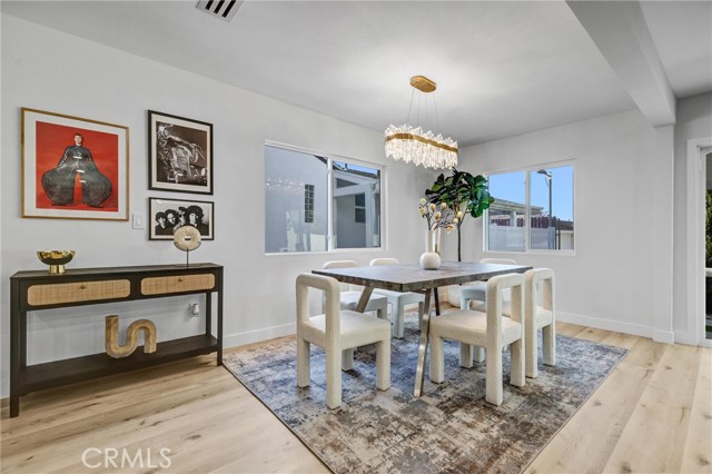 Detail Gallery Image 19 of 43 For 13021 Killion St, Sherman Oaks,  CA 91401 - 3 Beds | 2/1 Baths