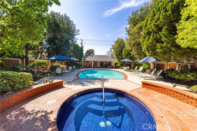 Detail Gallery Image 37 of 39 For 5930 Tampa #204,  Tarzana,  CA 91356 - 3 Beds | 3/1 Baths