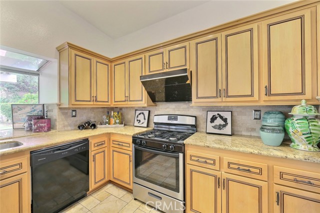 Detail Gallery Image 19 of 35 For 15998 Oak Hill Dr, Chino Hills,  CA 91709 - 4 Beds | 2/1 Baths