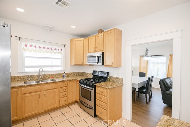 Detail Gallery Image 22 of 26 For 117 E Sycamore St, Anaheim,  CA 92805 - 6 Beds | 2 Baths