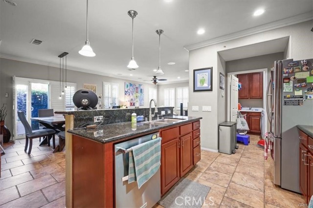 Detail Gallery Image 7 of 28 For 24081 Stone Creek Dr, Valencia,  CA 91354 - 3 Beds | 2/1 Baths