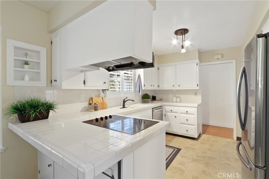 MLS #OC25260013 image #11