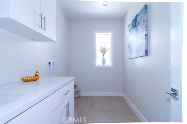 390 Riverbend, Lake Forest CA: https://media.crmls.org/medias/b108fa70-df53-4b14-885e-3d8ef6929328.jpg