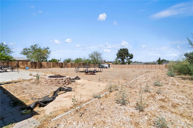 Detail Gallery Image 19 of 26 For 12831 Stage Coach Dr, Victorville,  CA 92392 - 3 Beds | 2 Baths