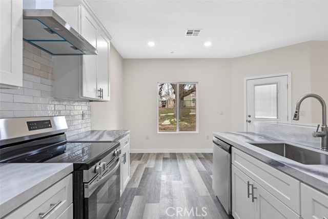 Detail Gallery Image 8 of 24 For 28551 Delaware Dr, Tehachapi,  CA 93561 - 3 Beds | 2 Baths