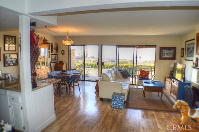 146 Avenida Baja, San Clemente CA: https://media.crmls.org/medias/b109867a-ebd8-48c9-8e8d-4c375964a905.jpg