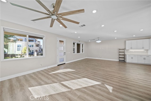 Detail Gallery Image 9 of 56 For 124 Zawn, Irvine,  CA 92618 - 4 Beds | 4/1 Baths