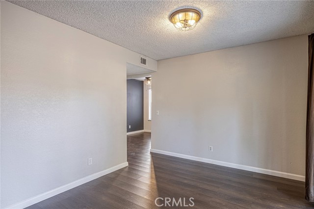 Detail Gallery Image 13 of 47 For 2816 Dartmouth Dr, Lancaster,  CA 93536 - 3 Beds | 2/1 Baths