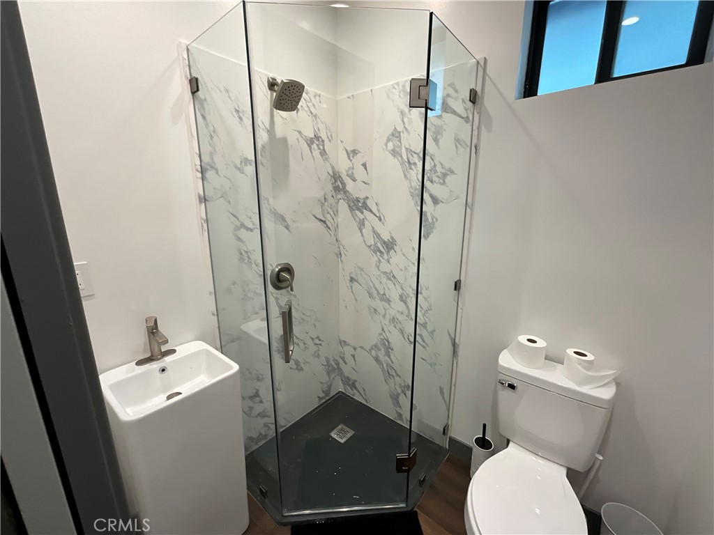 https://media.crmls.org/medias/b10af799-13eb-4402-b596-9767151e78db.jpg?preset=X-Large