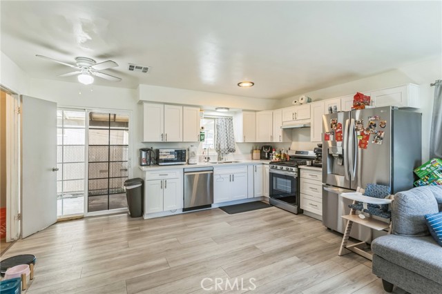 418 N Berlyn Avenue, Ontario CA: https://media.crmls.org/medias/b10b05e4-1a62-4bfd-8694-22120d21c83f.jpg
