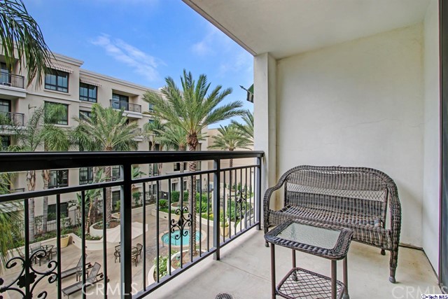 Detail Gallery Image 15 of 15 For 423 Caruso Ave, Glendale,  CA 91210 - 2 Beds | 2/1 Baths