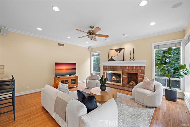 2811 N Roxbury, Orange CA: https://media.crmls.org/medias/b10b1ddb-1b48-4930-bbc4-289591d64c68.jpg