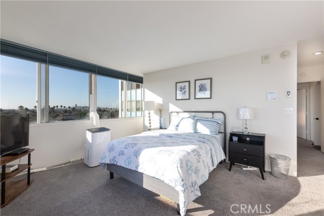2999 E Ocean Blvd, Long Beach CA: https://media.crmls.org/medias/b10b63e4-c304-4e20-a9bb-5a03292b2a8a.jpg