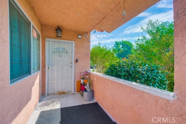 Detail Gallery Image 2 of 33 For 2663 Loosmore St, Los Angeles,  CA 90065 - 2 Beds | 1 Baths