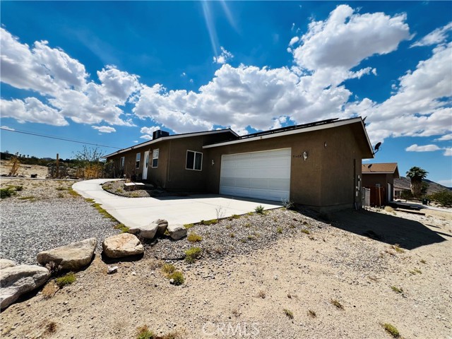 Detail Gallery Image 1 of 20 For 74679 Sunrise Dr, Twentynine Palms,  CA 92277 - 3 Beds | 2 Baths