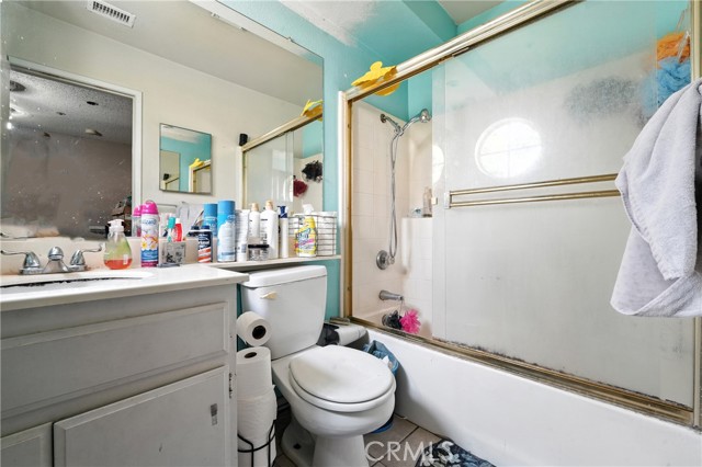11394 Aqua Court, Fontana CA: https://media.crmls.org/medias/b10d1f9c-032a-4f64-bb8b-56567ed268bd.jpg